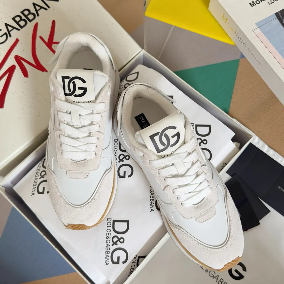 Factory price: 458💰D&G's latest Cushion series casual sports shoes, dad shoes, running shoes, original purchase and development, production, handmade, but always looking to the future. The new Cushion sneakers feature a two-tone suede upper accented by a mesh contrasting printed DG cross logo on the side. The lightweight, grippy rubber outsole is innovatively designed to provide excellent performance, while the jacquard label adds timeless style. Exquisite packaging at the delivery counter🛍📦 ▪️ Fabric: Original custom-made first-layer cowhide ▪️ Lining: Original custom-made breathable towel lining ▪️ Sole: Original open-molded rubber material ▪️ Bottom thickness: 3.5CM ▪️ Size: Men's 38-44, customized 45